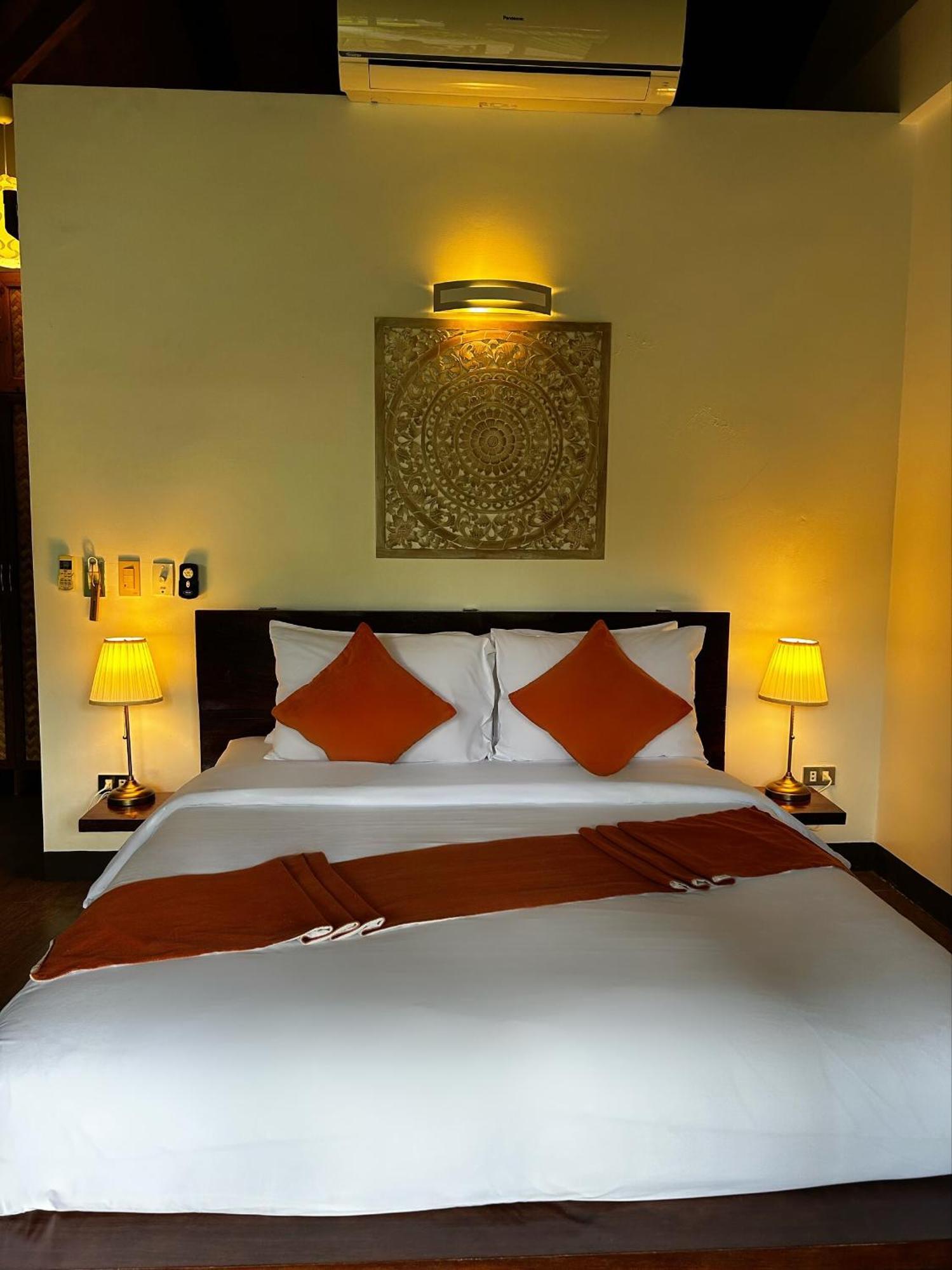 Cadlao And Restaurant 3*