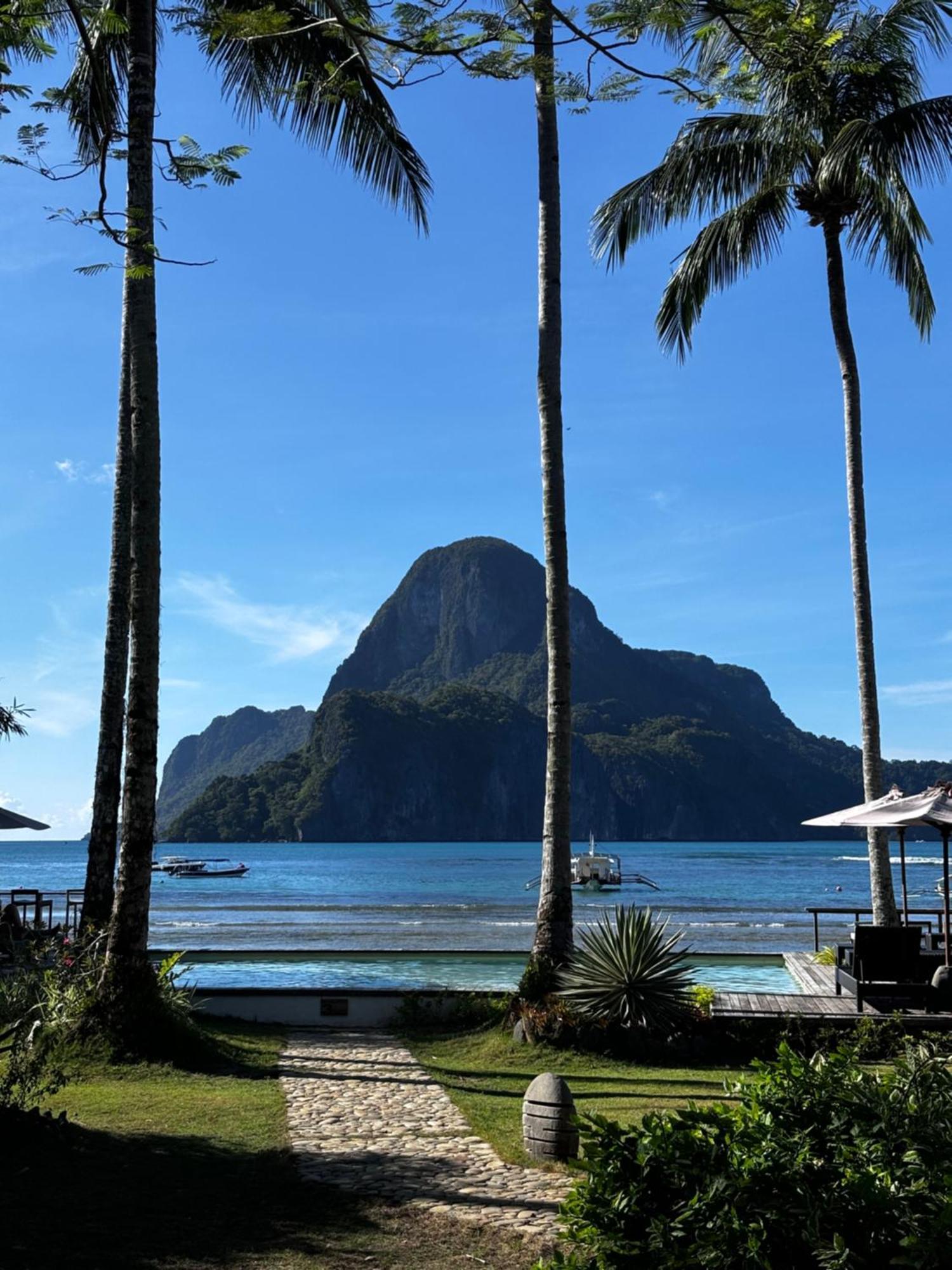 Cadlao And Restaurant Resort 3*